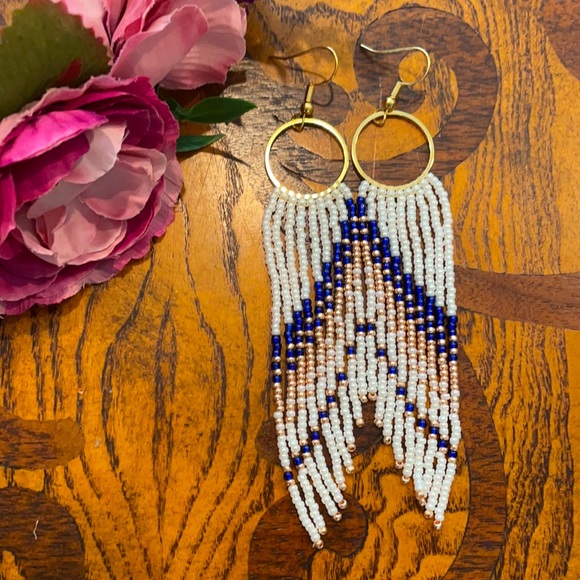 Long beaded earring - Picture 3 of 5